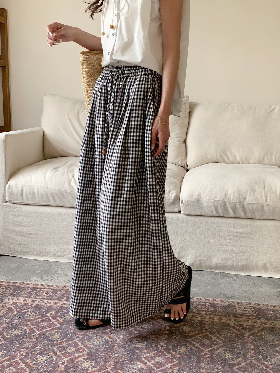 Straight-leg nine-inch casual pants